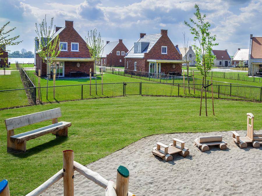 205 M² Ferienhaus ∙ 6 Schlafzimmer ∙ 12 Gäste - Roermond