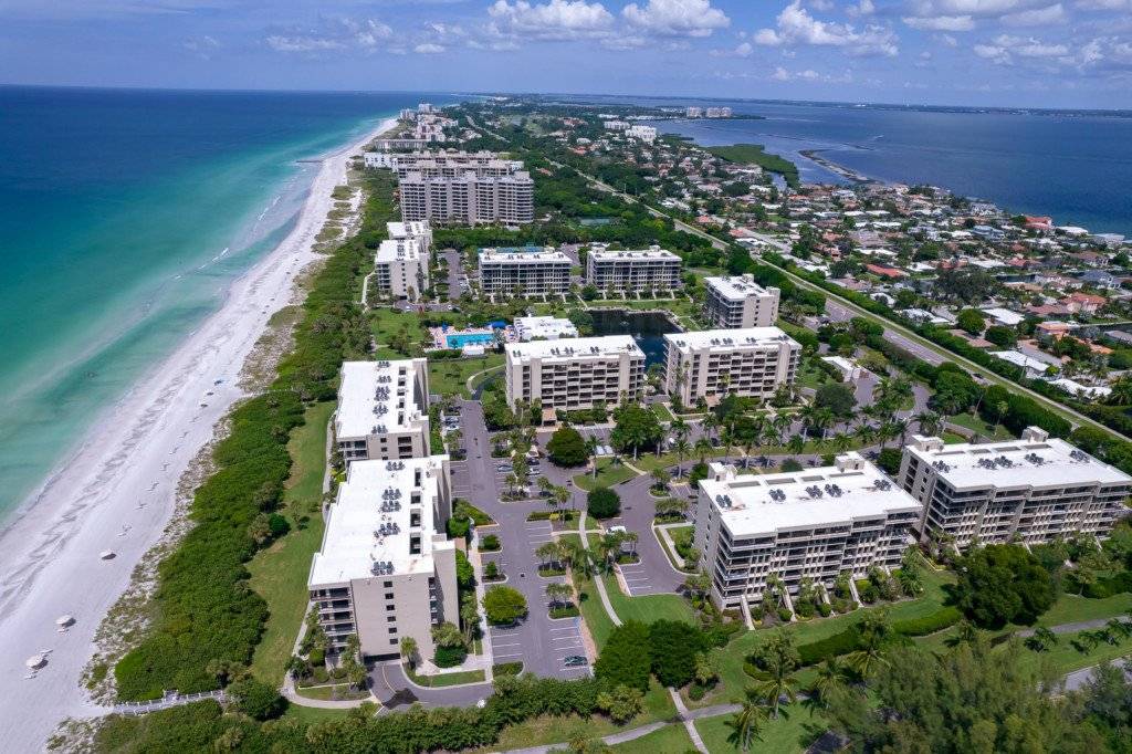Condo ∙ 2 Bedrooms ∙ 4 Guests - Longboat Key, FL