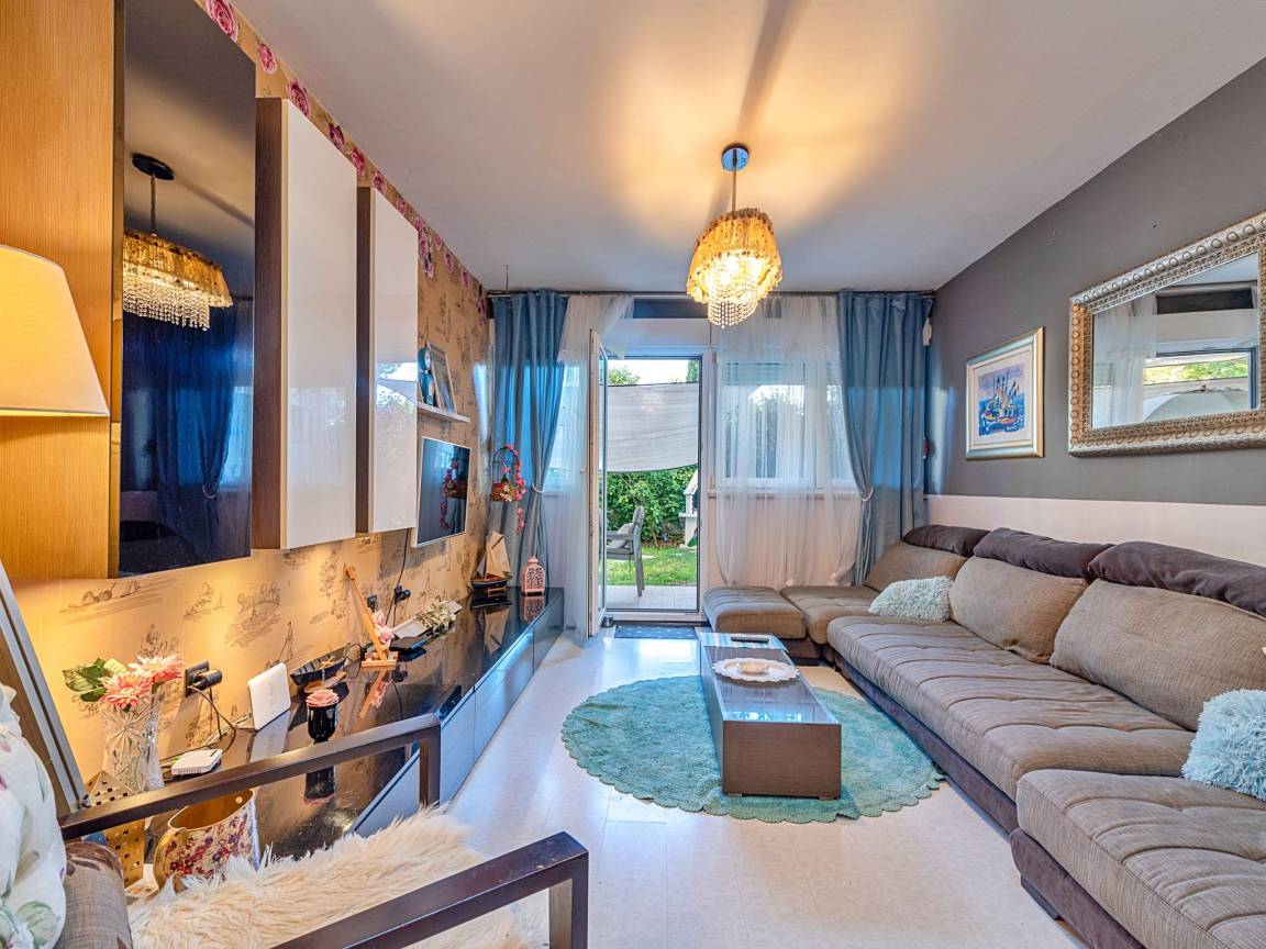 80 M² Apartment ∙ 2 Bedrooms ∙ 5 Guests - Split