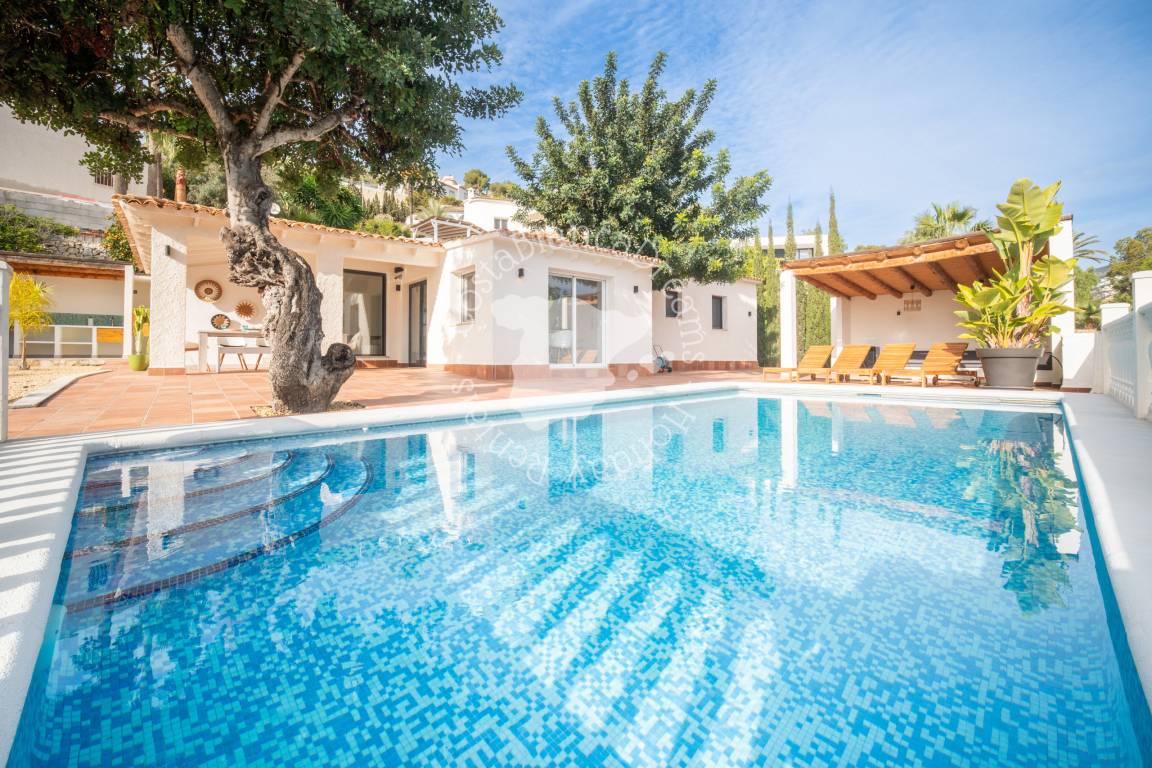 146 M² Villa ∙ 3 Chambres ∙ 5 Personnes - Moraira