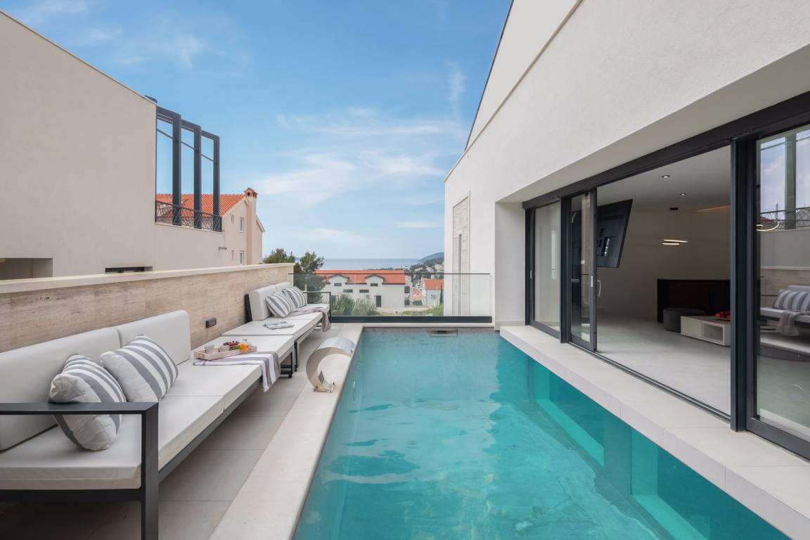 280 M² Villa ∙ 4 Bedrooms ∙ 8 Guests - Hvar