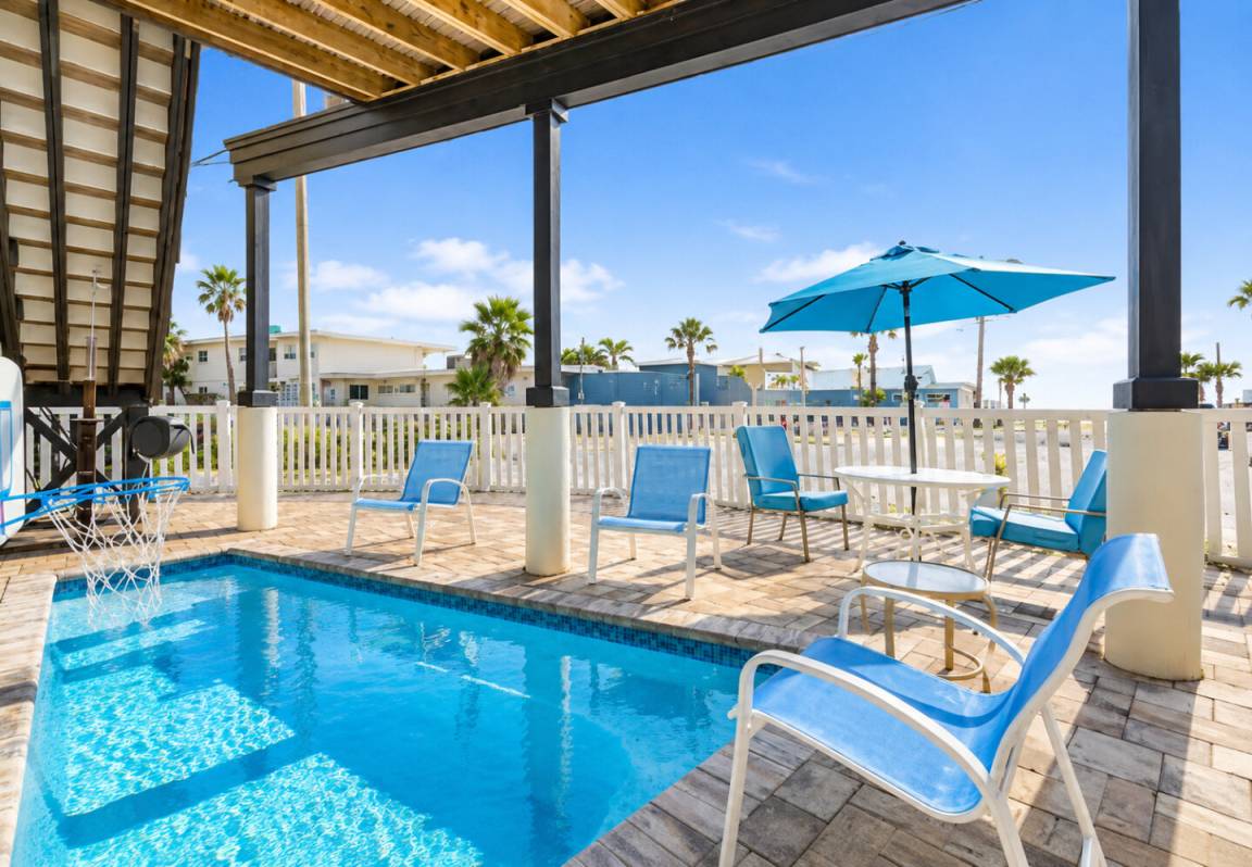 147 M² House ∙ 3 Bedrooms ∙ 8 Guests - St. Pete Beach, FL