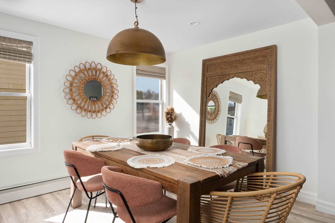 Apartment ∙ 3 Bedrooms ∙ 6 Guests - Bristol, RI