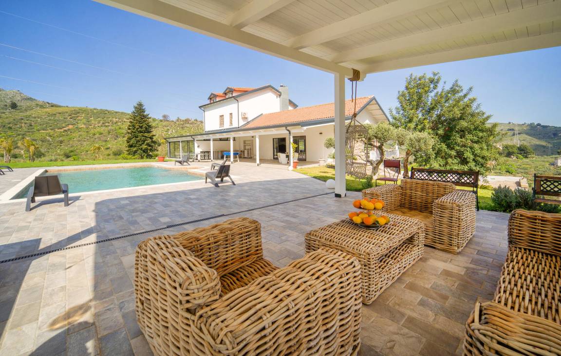 785 M² Huis ∙ 8 Slaapkamers ∙ 19 Gasten - Sicilië