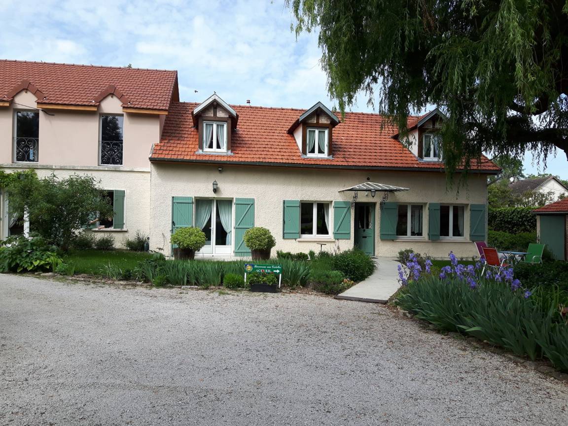 12 M² Chambre D'hôtes ∙ 1 Chambre ∙ 2 Personnes - Gevrey-Chambertin