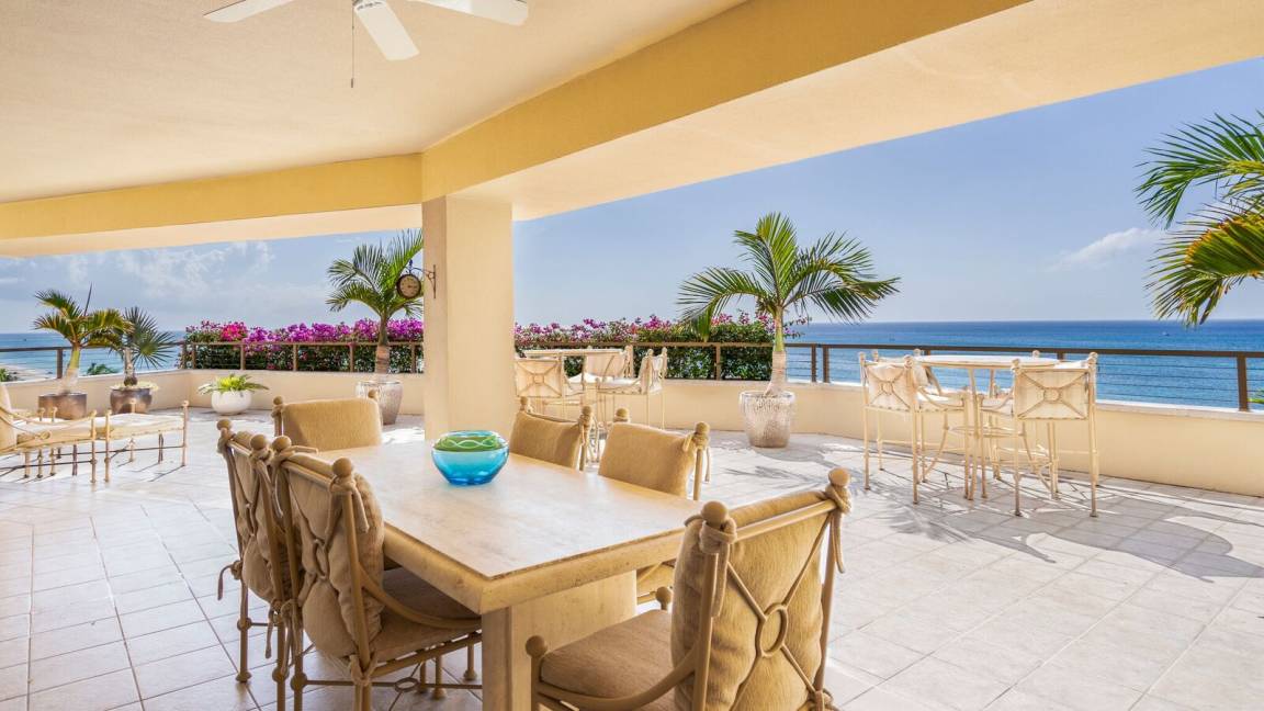 457 M² Apartment ∙ 3 Bedrooms ∙ 8 Guests - West Bay