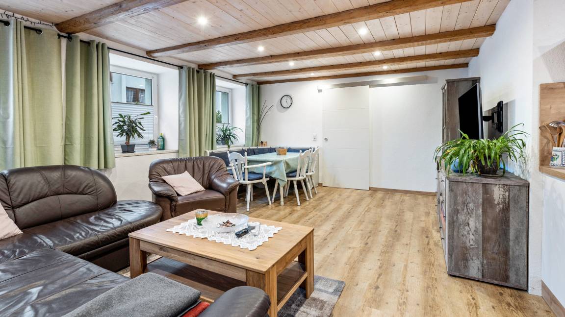 75 M² Ferienwohnung ∙ 2 Schlafzimmer ∙ 4 Gäste - Löffingen