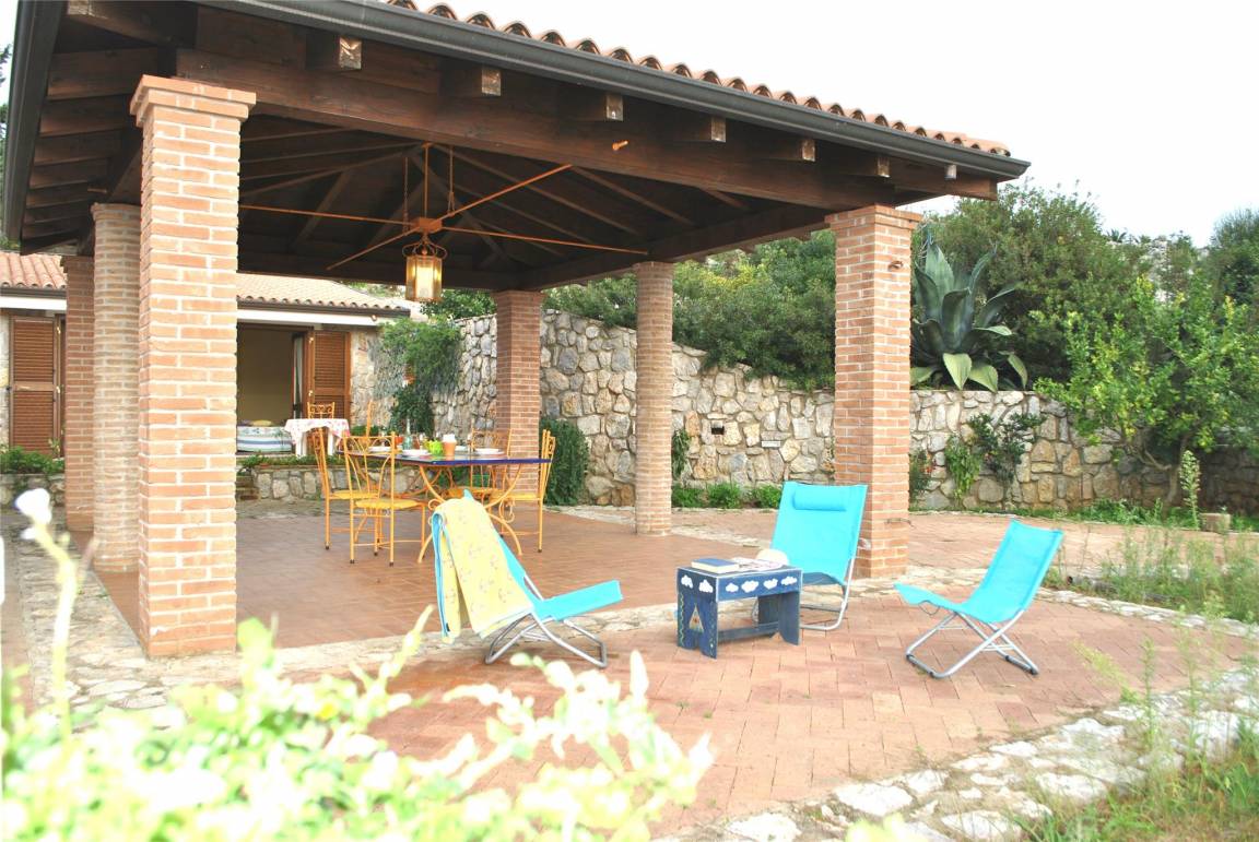 Incantevole casa a Itri con giardino, piscina e barbecue