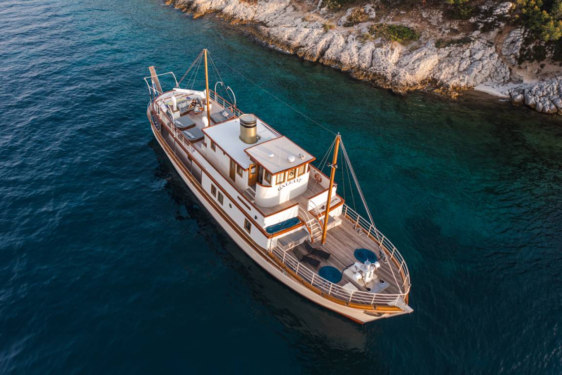 31 M² Casa Flotante ∙ 4 Habitaciones ∙ 8 Huéspedes - Split