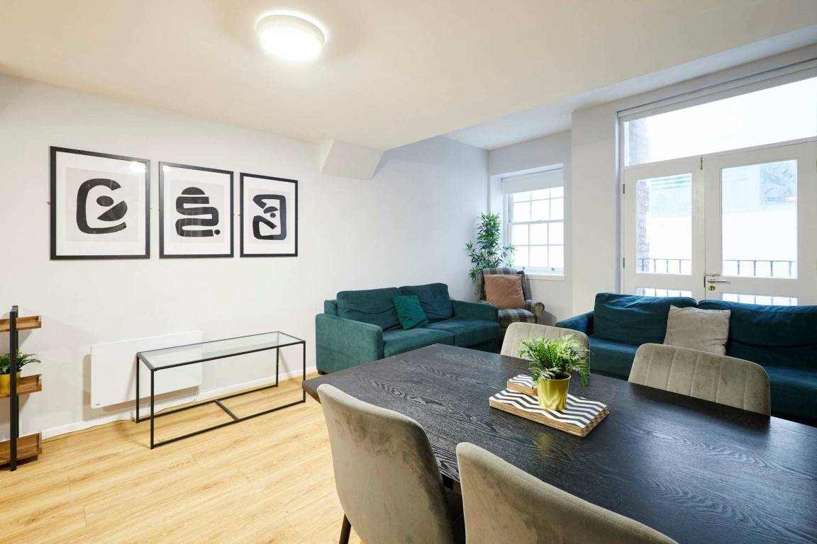 Apartment ∙ 3 Bedrooms ∙ 10 Guests - Liverpool central station