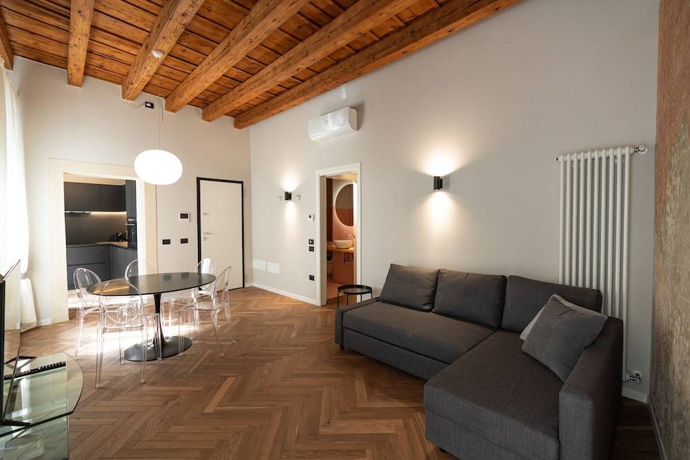 Confortevole appartamento con terrazza, Arena di Verona nelle vicinanze