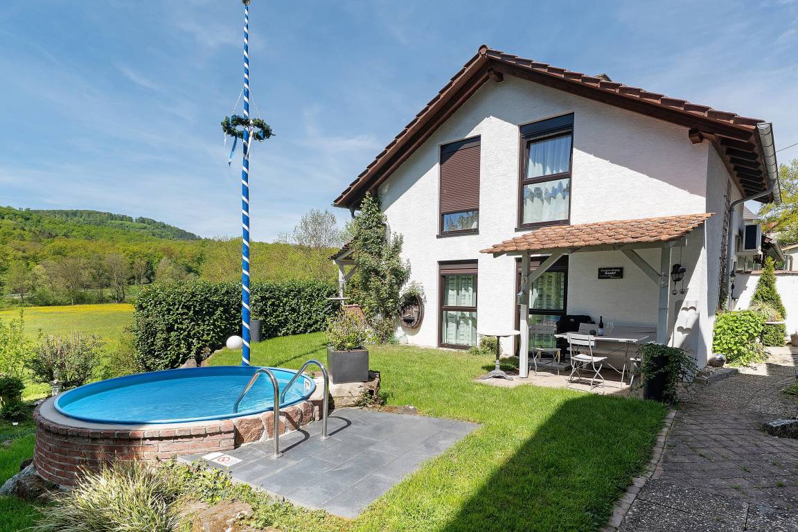 75 M² Ferienhaus ∙ 2 Schlafzimmer ∙ 4 Gäste - Eppingen