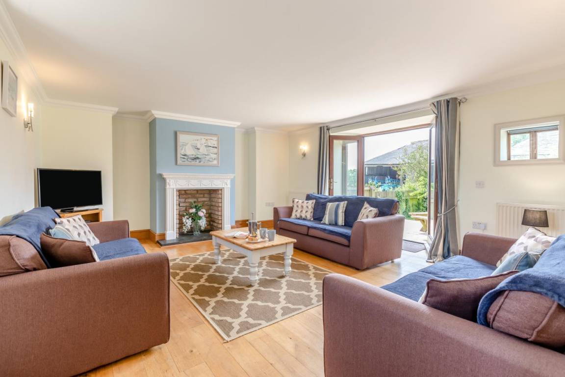 Cottage ∙ 4 Bedrooms ∙ 8 Guests - Polzeath Beach
