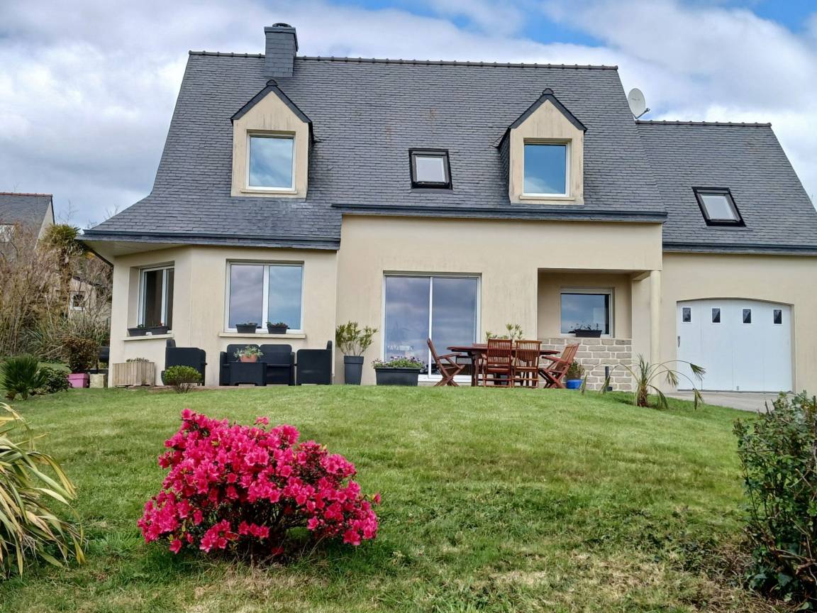 130 M² Maison De Vacances ∙ 4 Chambres ∙ 8 Personnes - Crozon