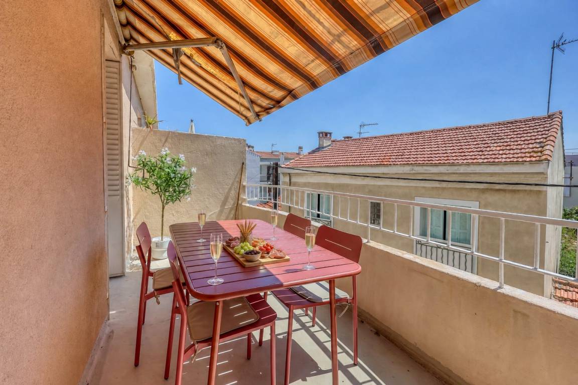 63 M² Appartement ∙ 2 Chambres ∙ 4 Personnes - Toulon