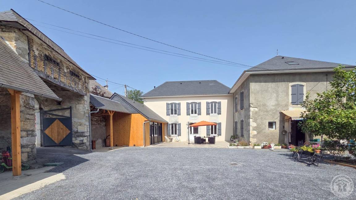 150 M² Gîte ∙ 3 Bedrooms ∙ 6 Guests - Lourdes