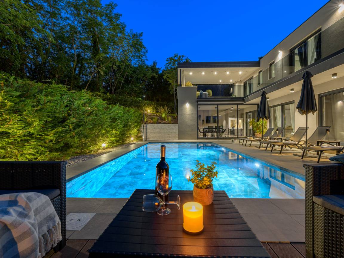213 M² Ferienhaus ∙ 4 Schlafzimmer ∙ 8 Gäste - Rabac