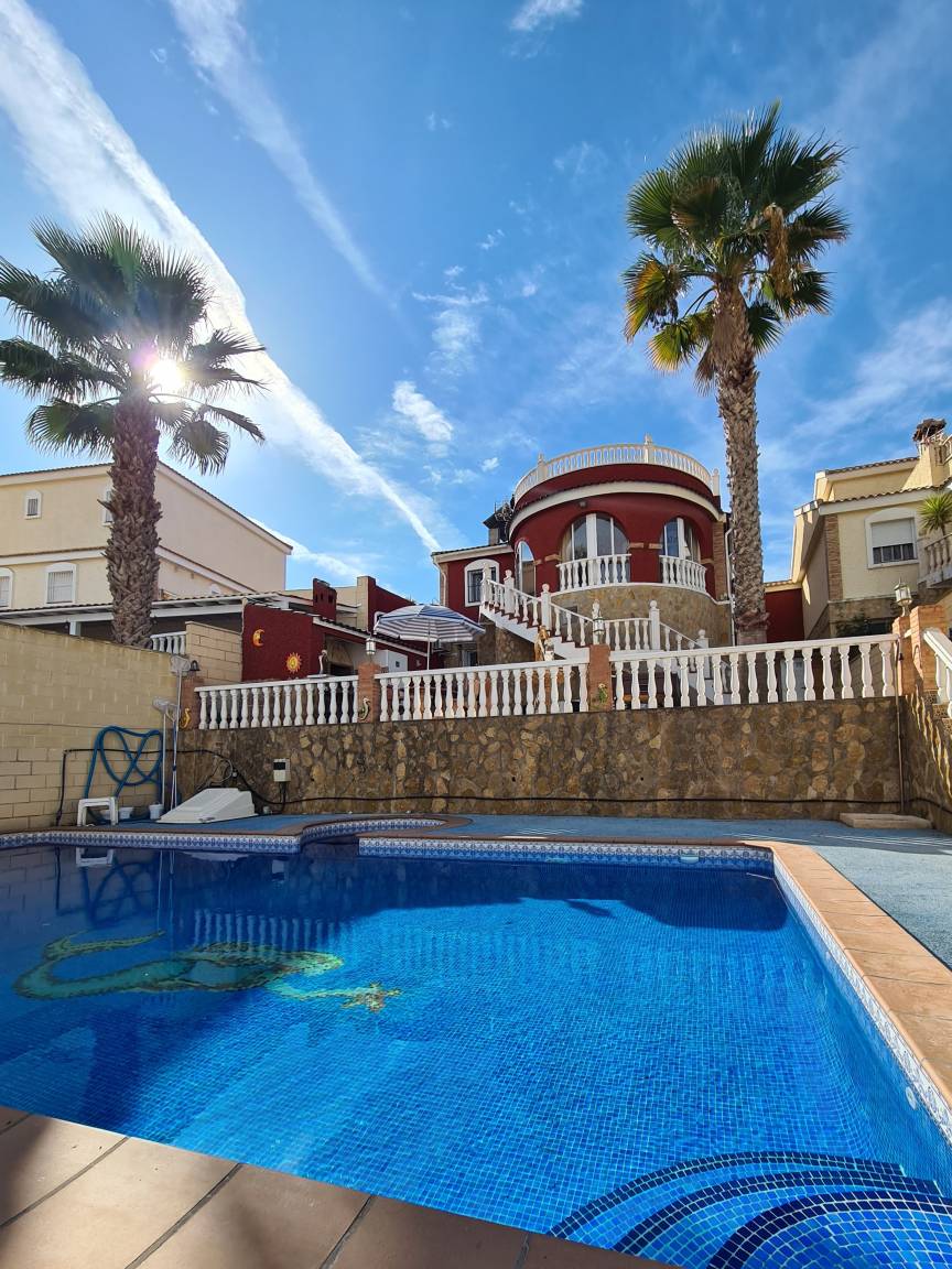 290 M² Villa ∙ 6 Bedrooms ∙ 14 Guests - Alicante