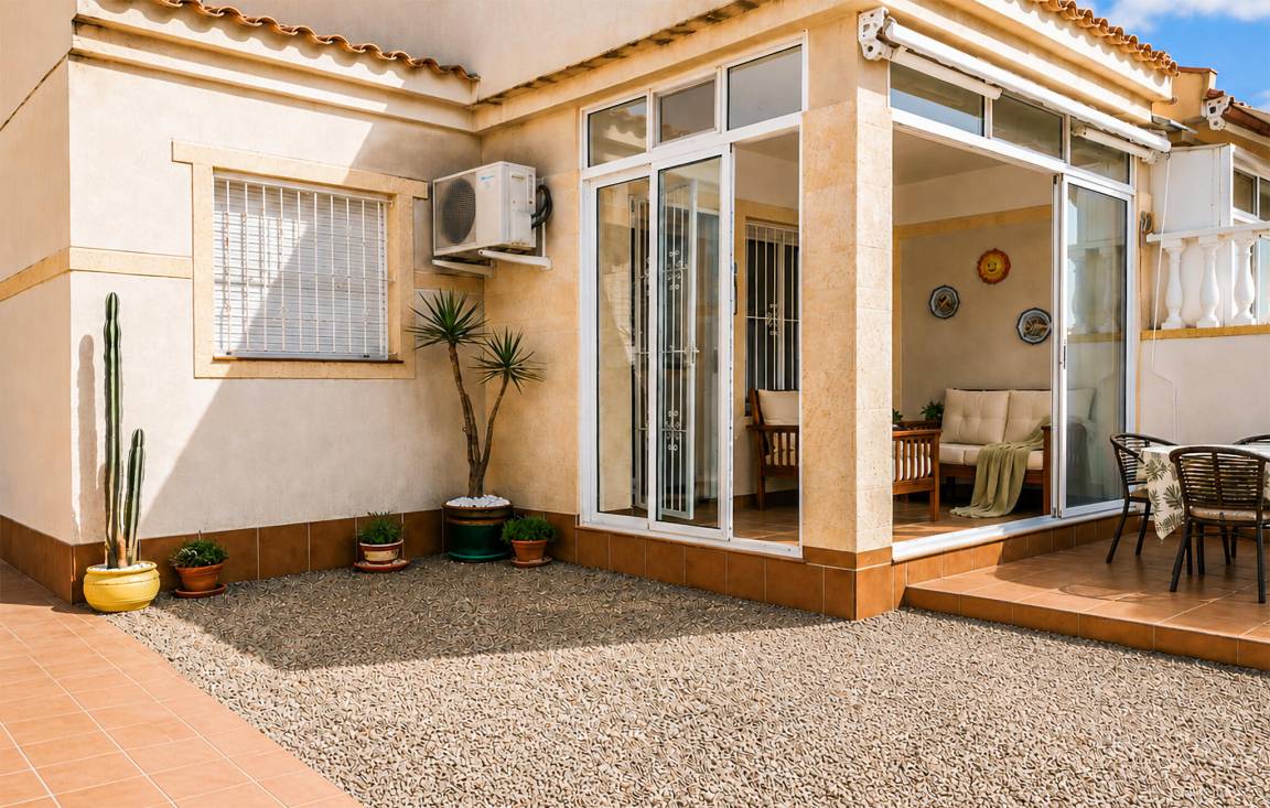 60 M² House ∙ 2 Bedrooms ∙ 4 Guests - Torrevieja