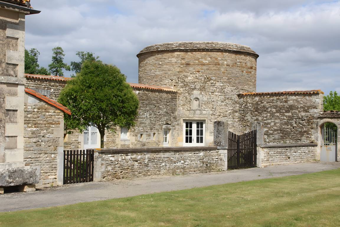 80 M² Cottage ∙ 4 Bedrooms ∙ 5 Guests - Loire Valley
