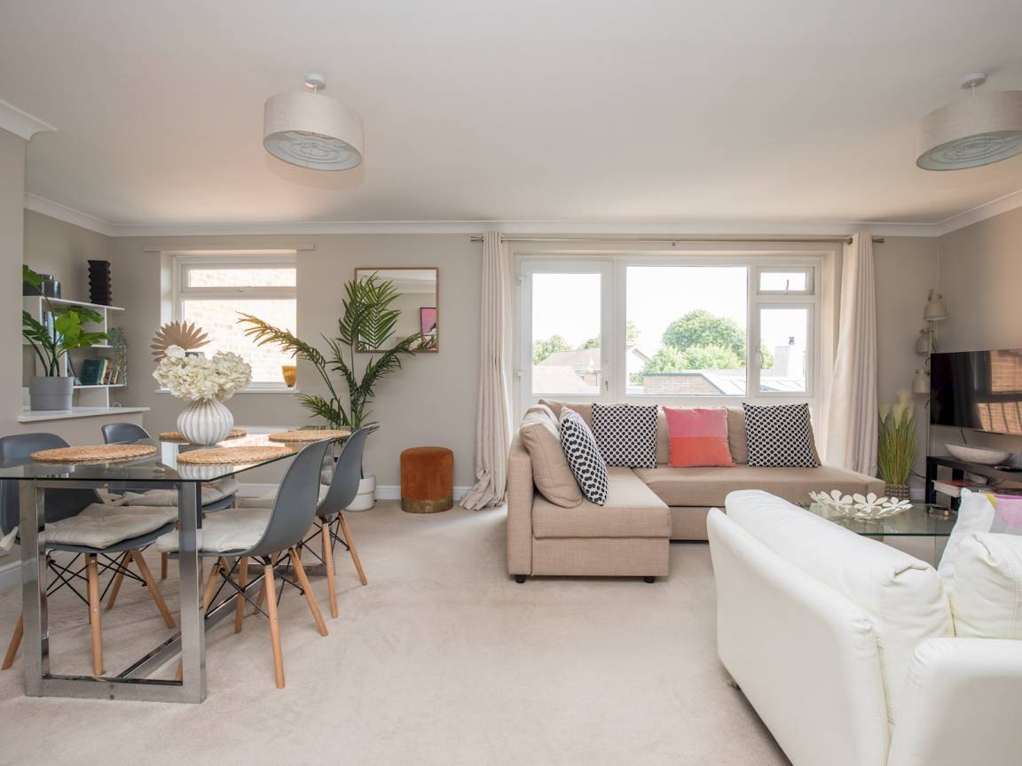 93 M² Apartment ∙ 2 Bedrooms ∙ 6 Guests - LEGOLAND Windsor Resort