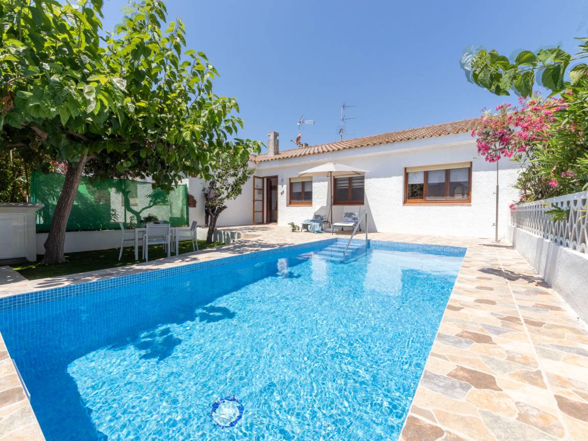 69 M² Maison De Vacances ∙ 3 Chambres ∙ 5 Personnes - Riumar