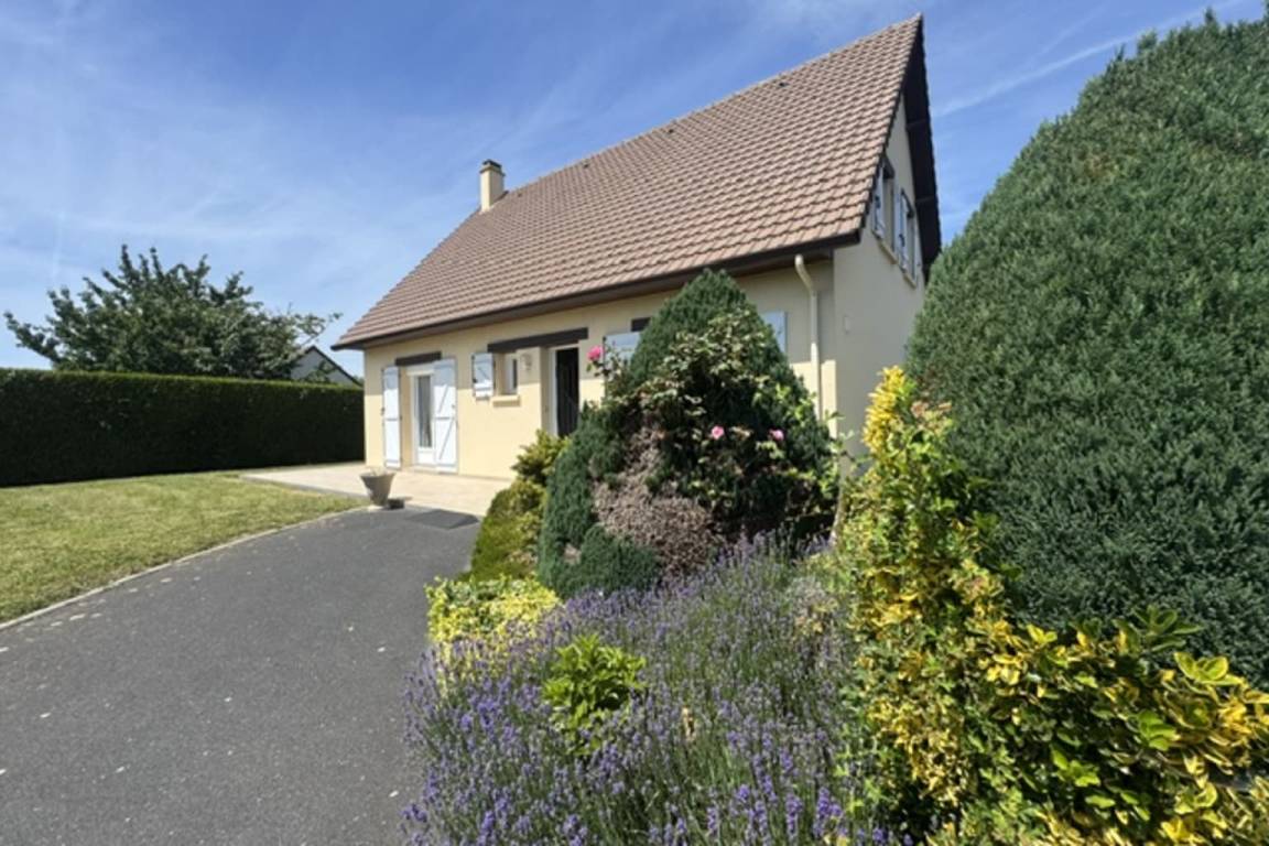 120 M² Ferienhaus ∙ 4 Schlafzimmer ∙ 8 Gäste - Caen