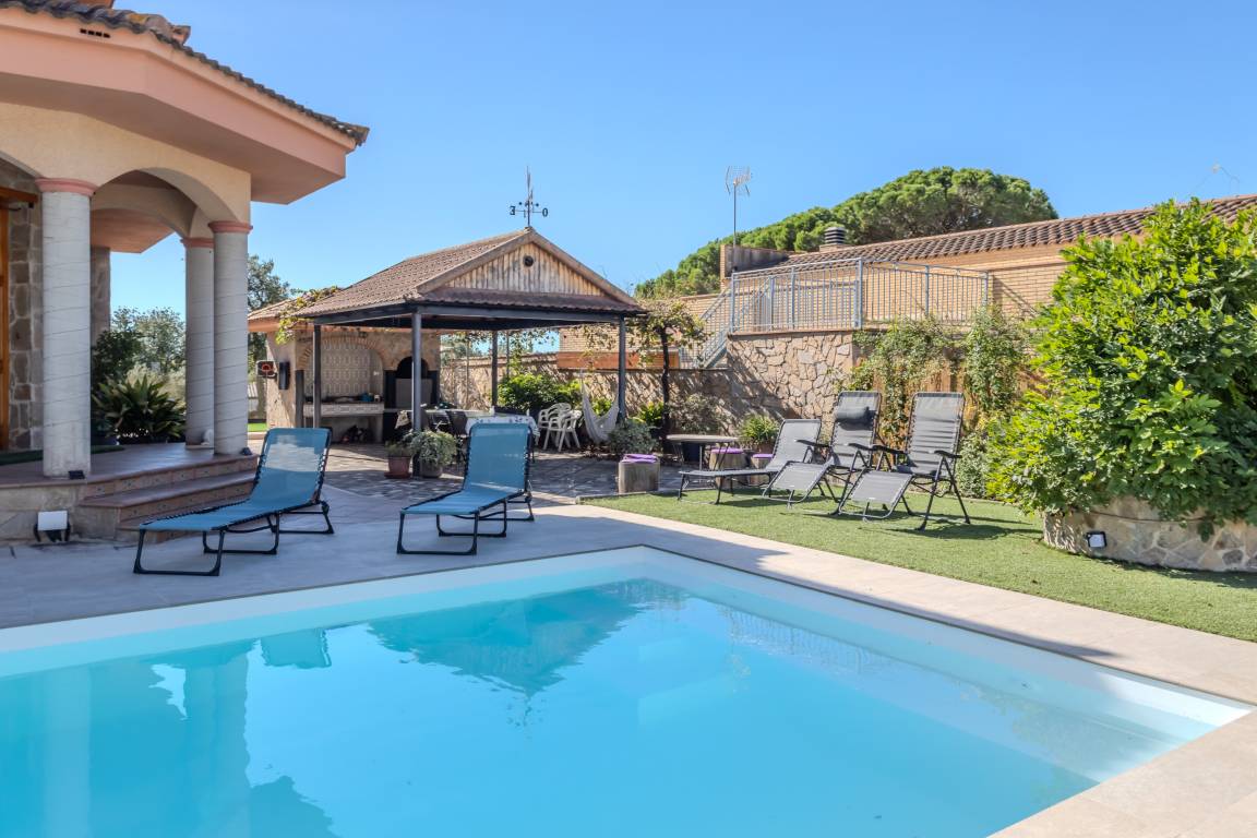 180 M² Villa ∙ 5 Bedrooms ∙ 12 Guests - Costa Brava, Spain