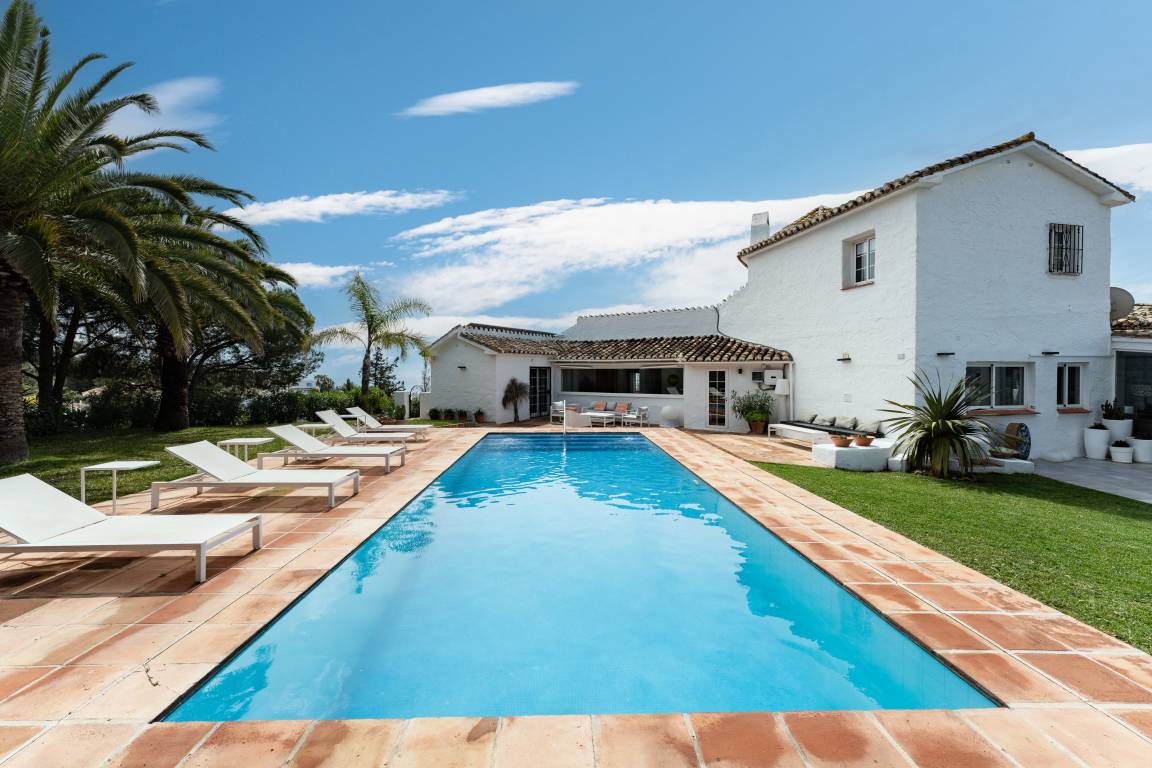 300 M² Villa ∙ 4 Bedrooms ∙ 8 Guests - Mijas