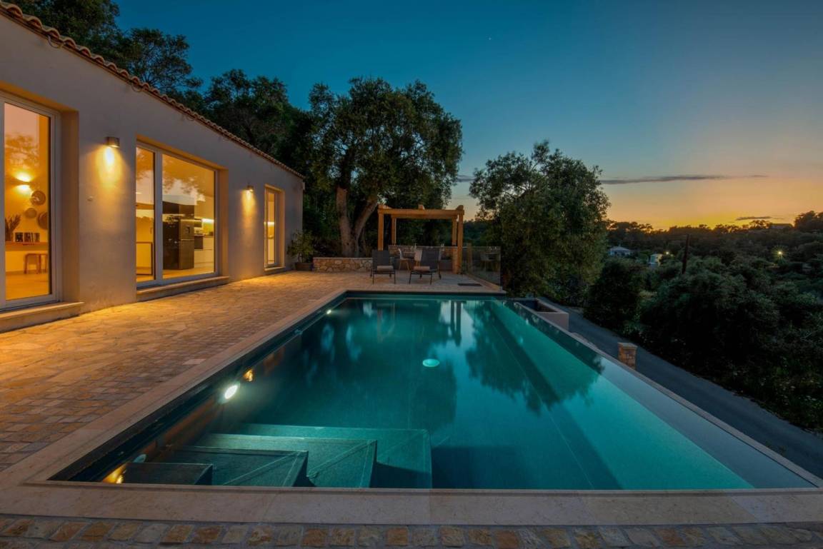 80 M² Apartment ∙ 2 Bedrooms ∙ 4 Guests - Paxi