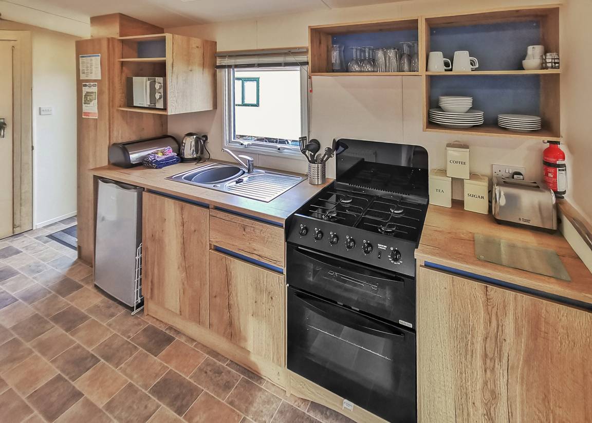 Caravan ∙ 2 Bedrooms ∙ 4 Guests - New Quay