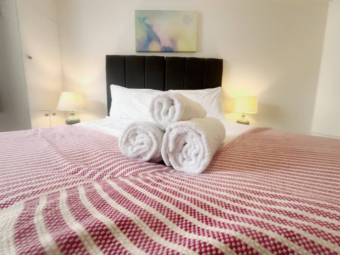 Apartment ∙ 1 Bedroom ∙ 4 Guests - Bristol