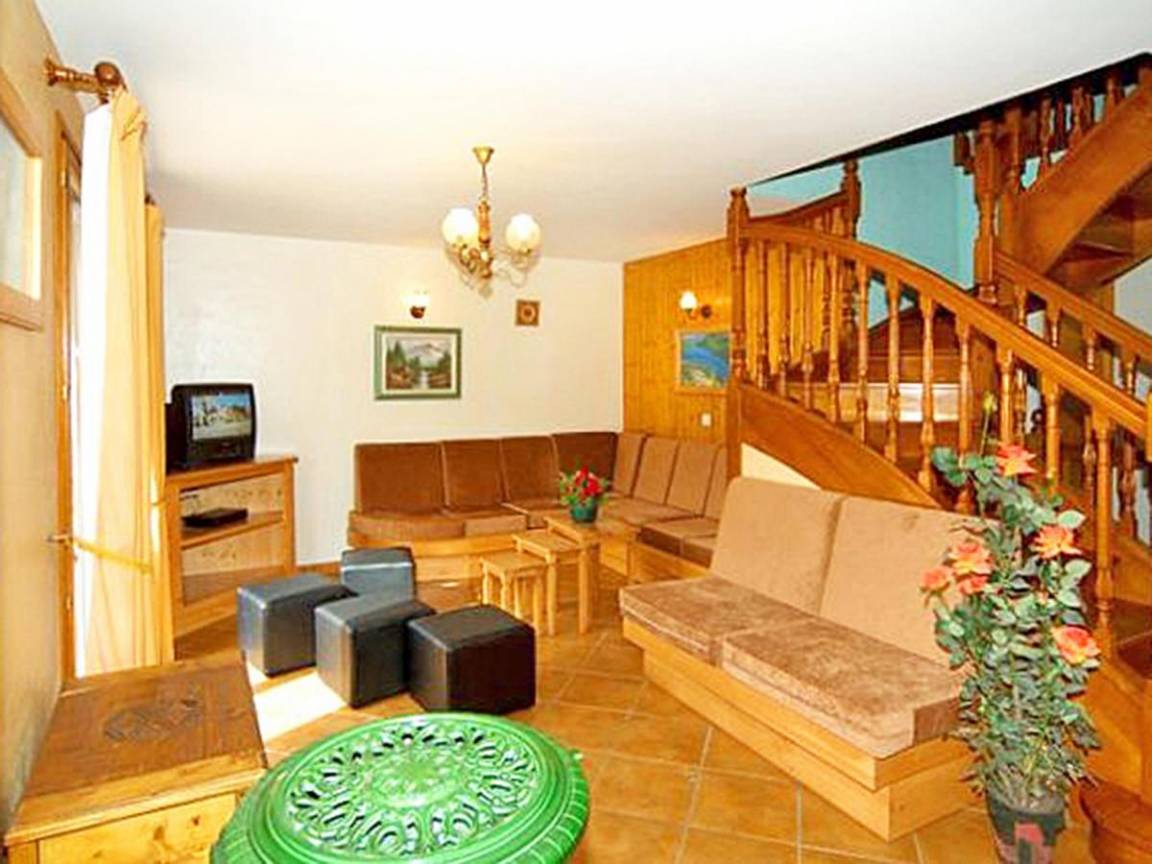 210 m² Chalet ∙ 6 Schlafzimmer ∙ 15 Gäste – Bild 3