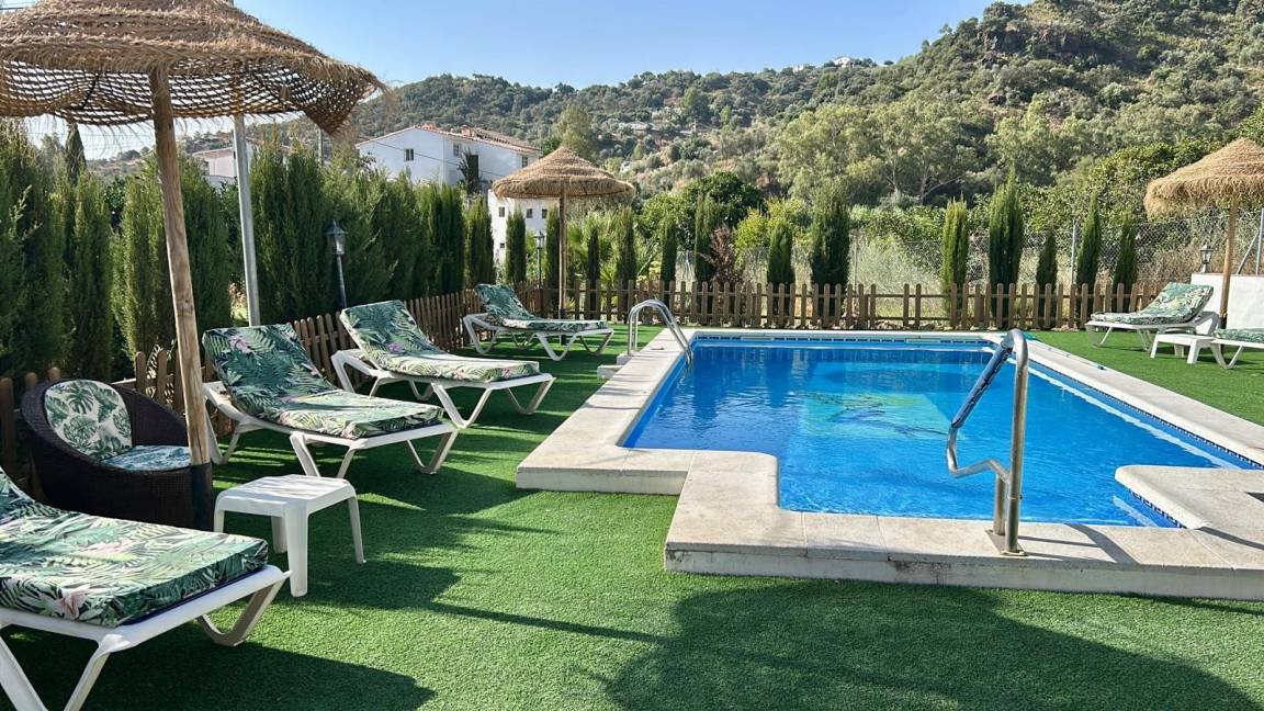 240 M² Villa ∙ 5 Chambres ∙ 15 Personnes - Comares
