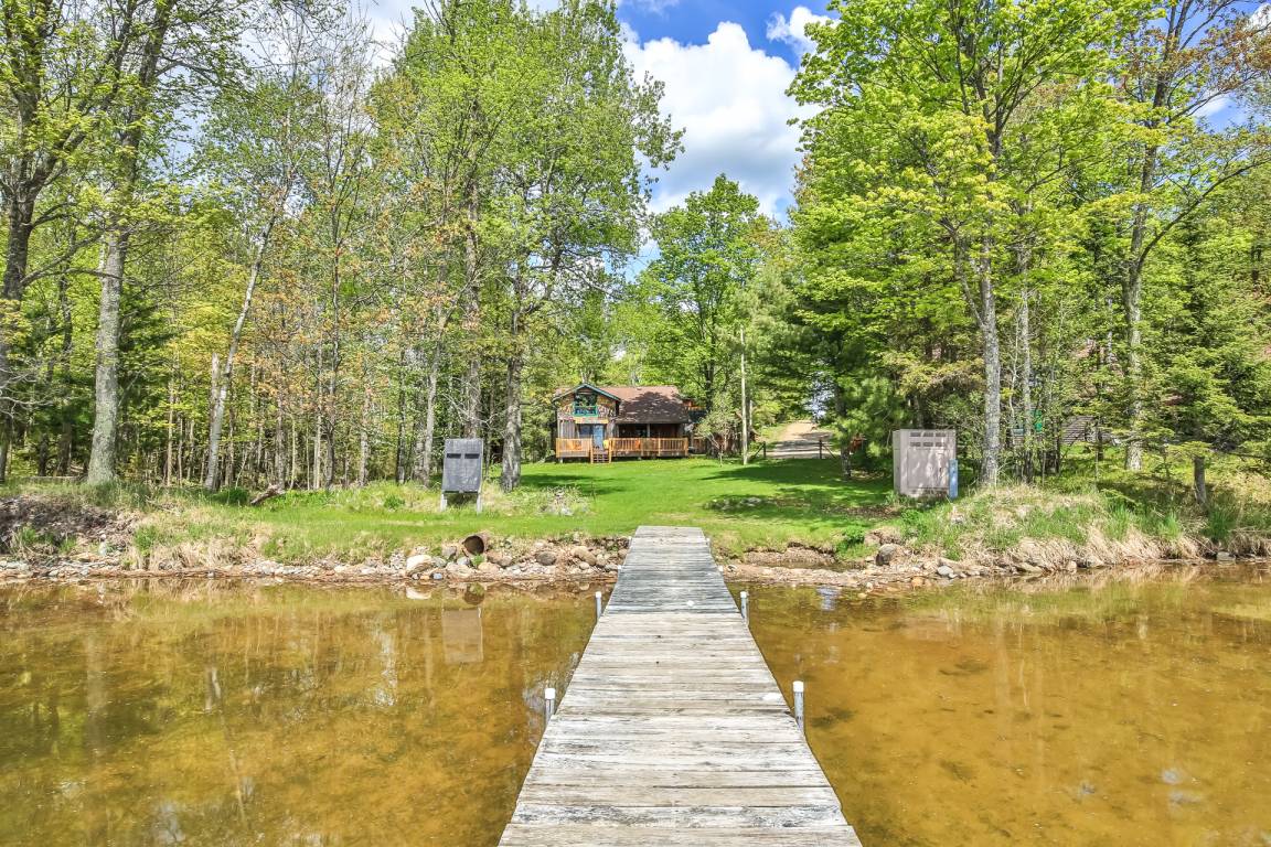 House ∙ 4 Bedrooms ∙ 14 Guests - Wisconsin