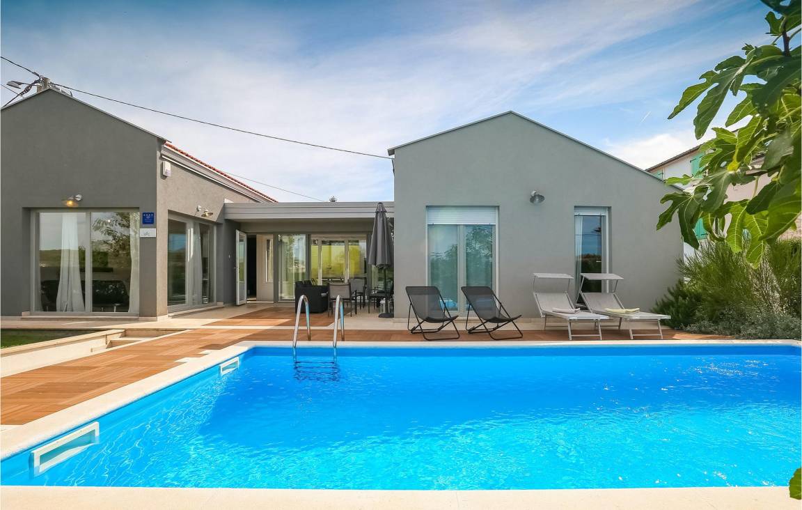 125 M² Huis ∙ 3 Slaapkamers ∙ 8 Gasten - Poreč