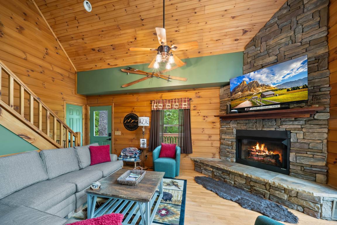 Cabin ∙ 4 Bedrooms ∙ 13 Guests - Banner Elk, NC