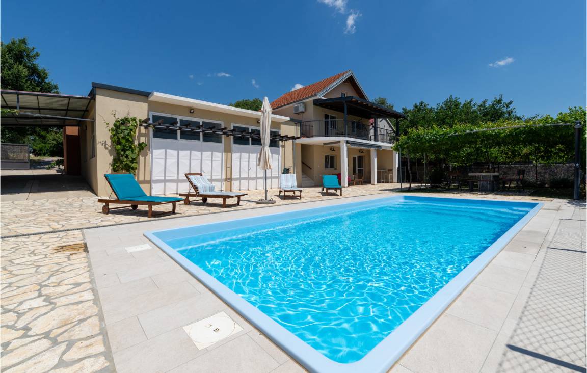 135 M² Ferienhaus ∙ 3 Schlafzimmer ∙ 7 Gäste - Kroatien