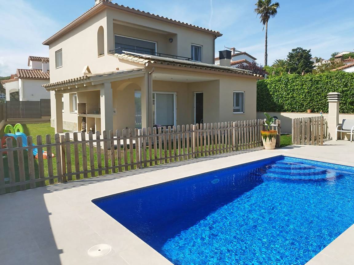 107 M² Ferienhaus ∙ 3 Schlafzimmer ∙ 6 Gäste - Palamós