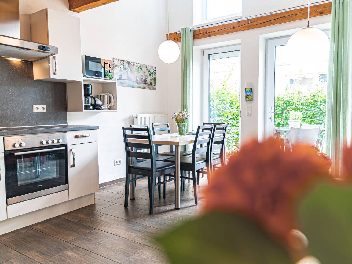 75 M² Ferienwohnung ∙ 3 Schlafzimmer ∙ 6 Gäste - Ochsenhausen