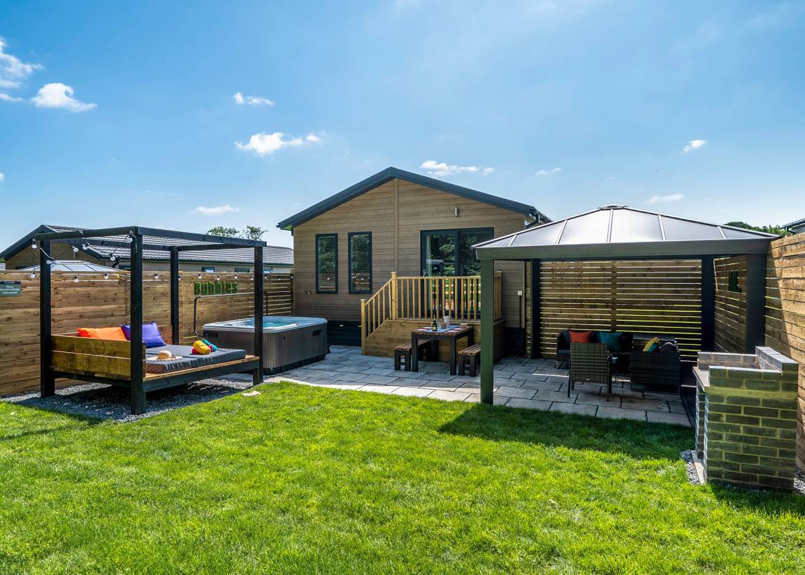 Chalet ∙ 2 Bedrooms ∙ 4 Guests - Beverley