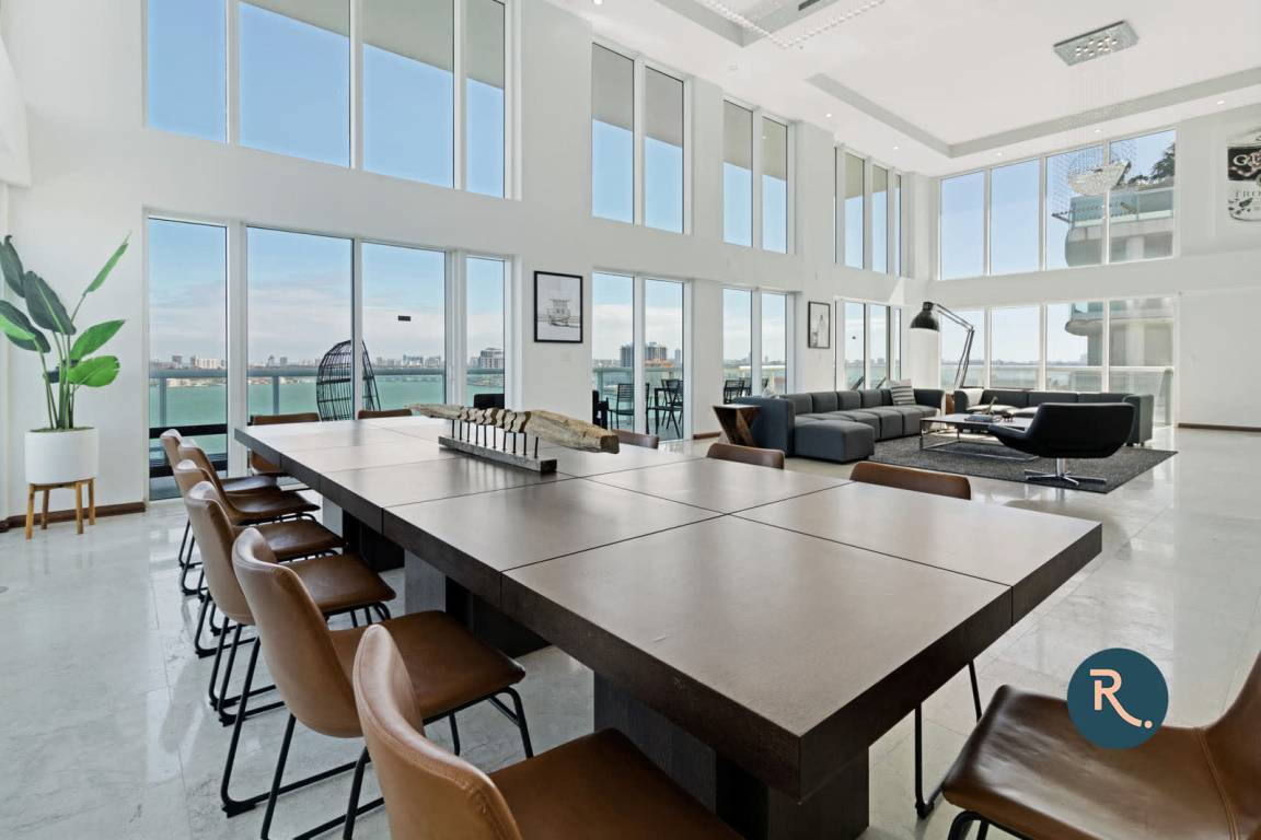 464 M² Apartment ∙ 6 Bedrooms ∙ 16 Guests - Miami, FL