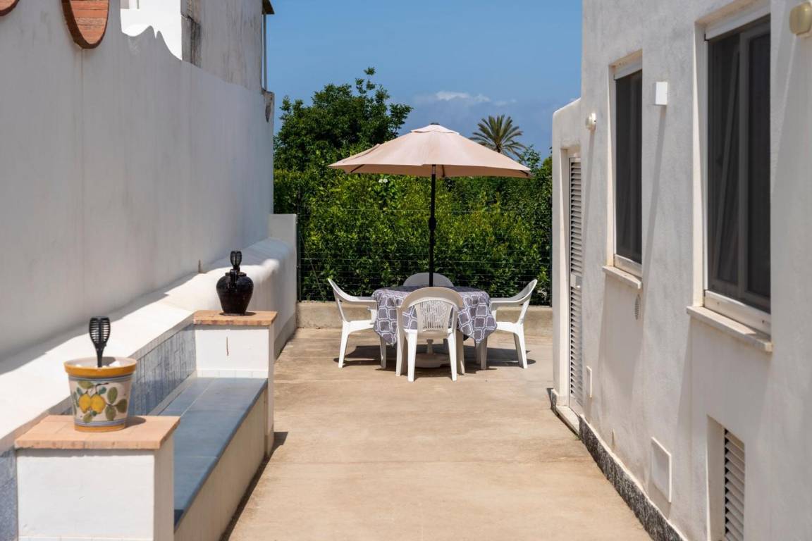 A corner of paradise in Anacapri with a private sea-view sun terrace