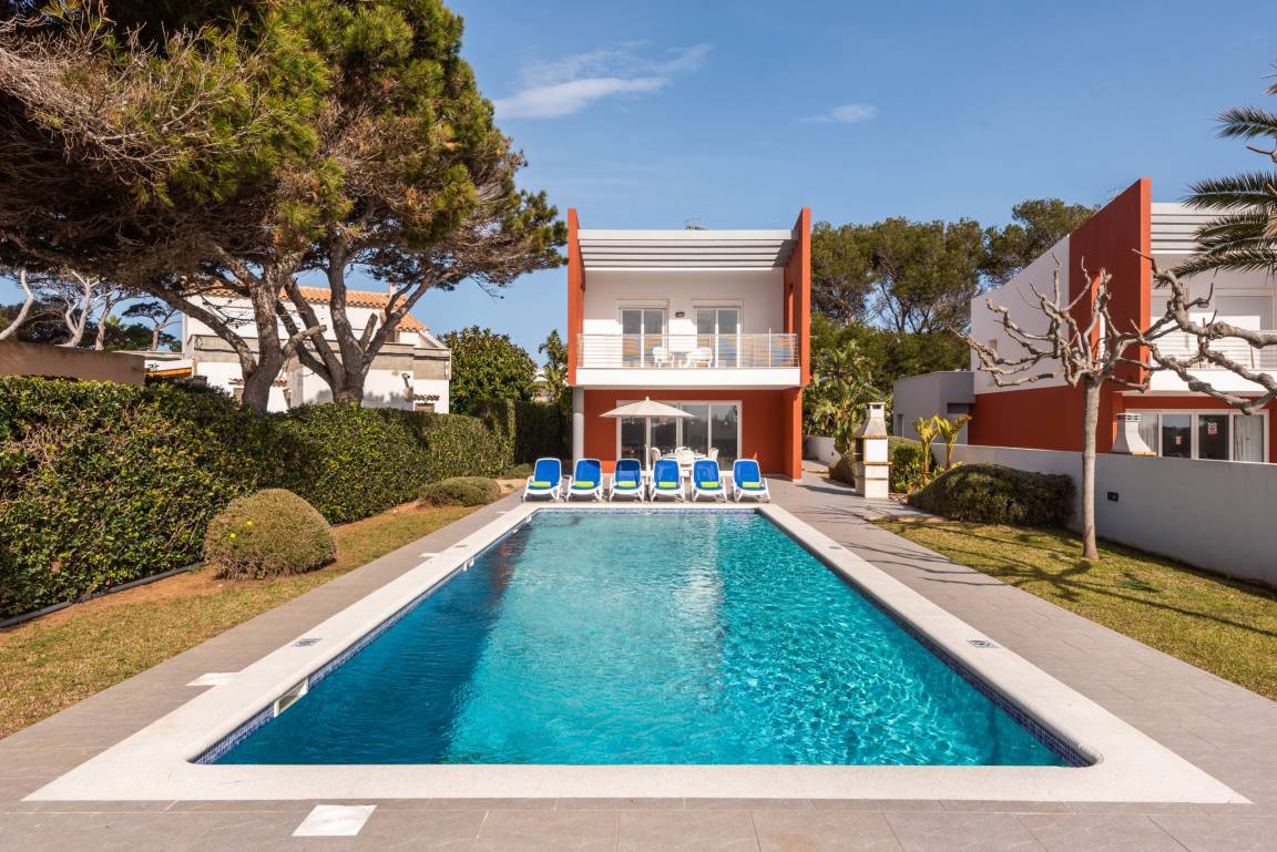 182 M² Villa ∙ 3 Bedrooms ∙ 5 Guests - Minorca