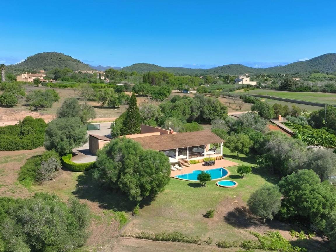 230 M² Apartment ∙ 1 Bedroom ∙ 8 Guests - Cala Bona