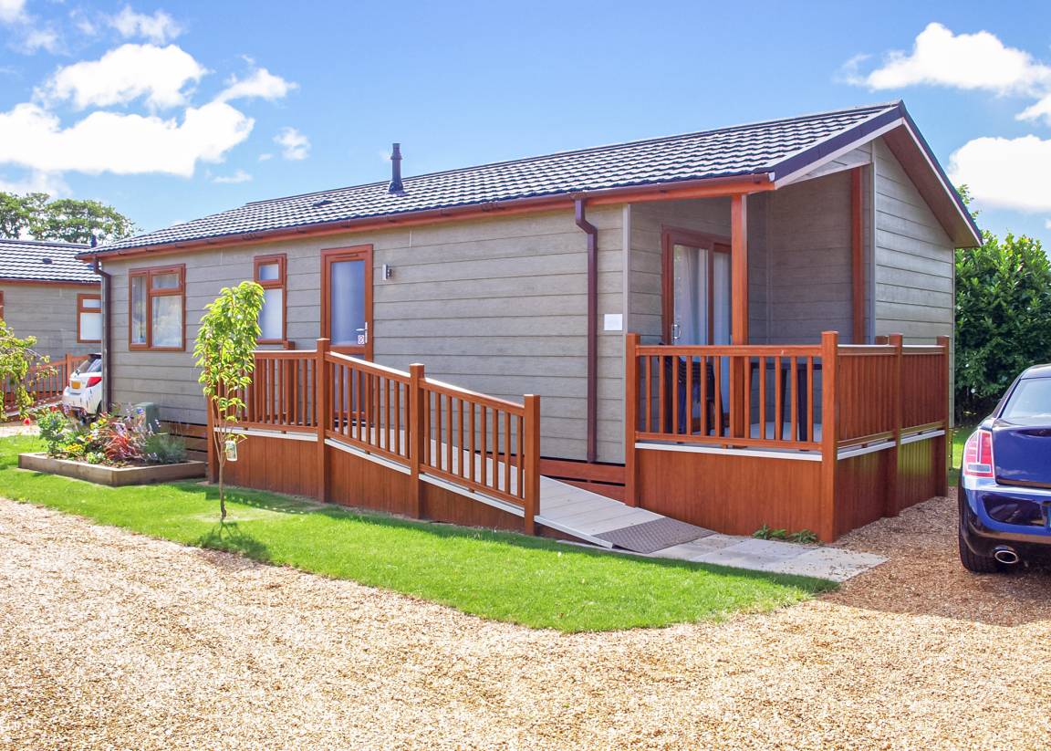 Chalet ∙ 2 Bedrooms ∙ 4 Guests - Heacham