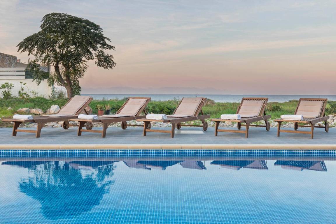 120 M² Villa ∙ 4 Bedrooms ∙ 8 Guests - Faliraki