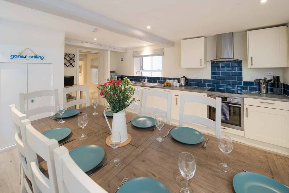Apartment ∙ 4 Bedrooms ∙ 10 Guests - Isle of Wight