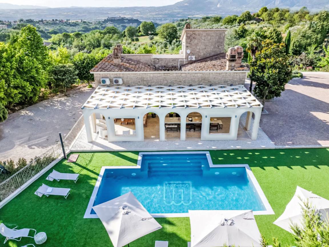 600 M² Casa Vacanza ∙ 9 Camere Da Letto ∙ 24 Ospiti - Terni