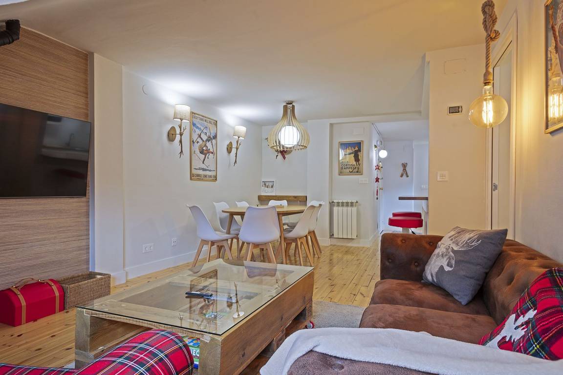 85 M² Apartamento ∙ 3 Habitaciones ∙ 7 Huéspedes - Vielha